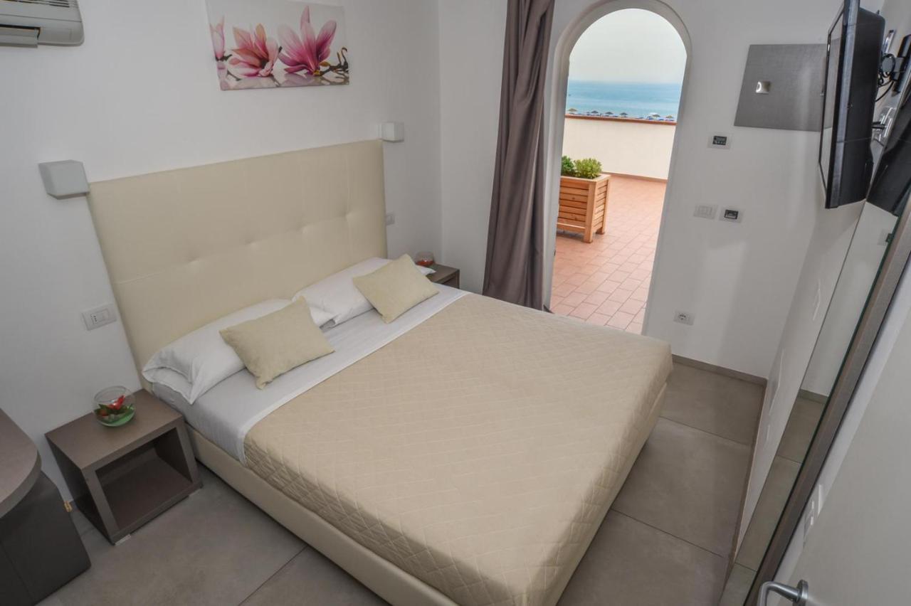 Hotel Villa Augustea Rimini Eksteriør bilde